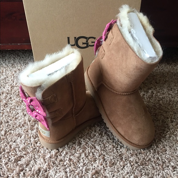 UGG Size 3 (last pair) - Picture 4 of 8